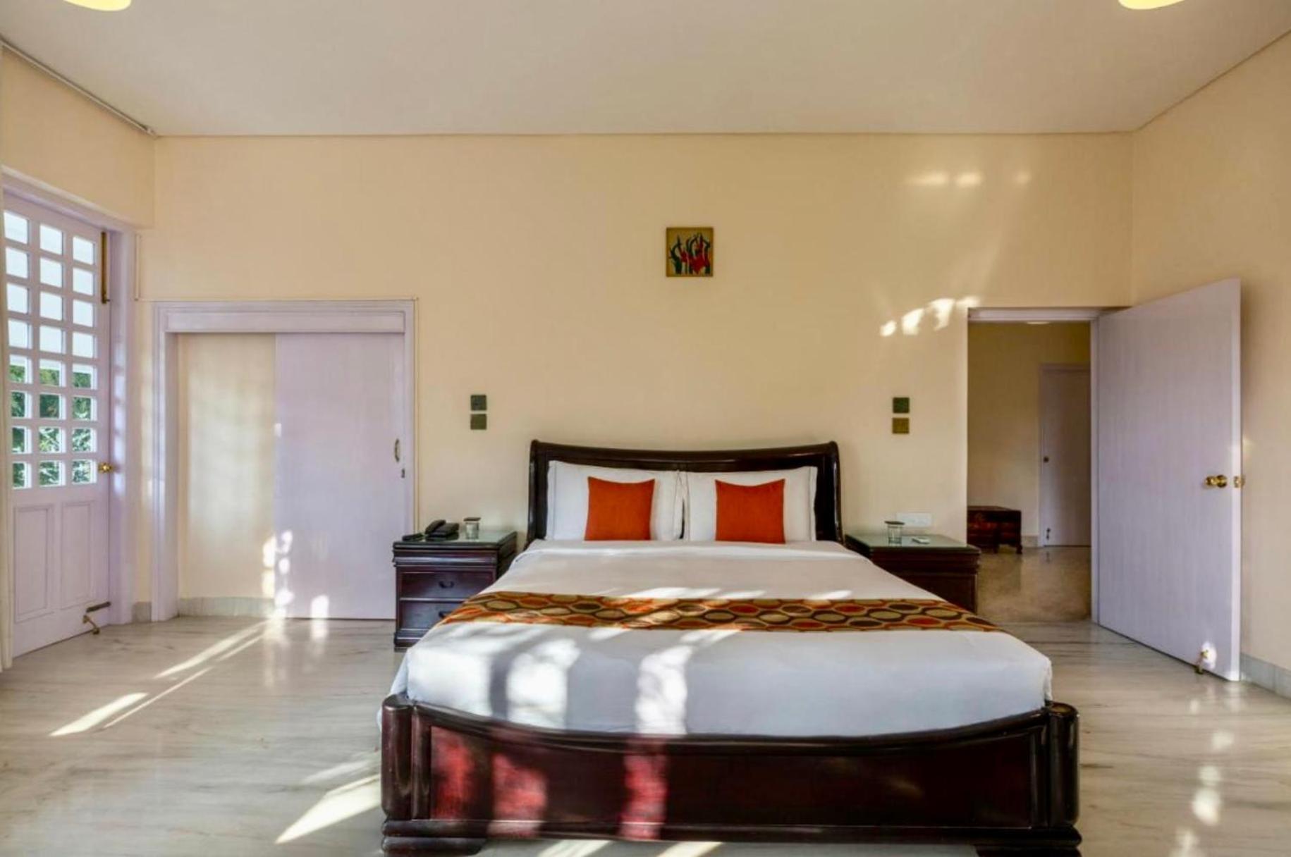 Saffron Leaf W567 Hotel Dehradun Exterior photo
