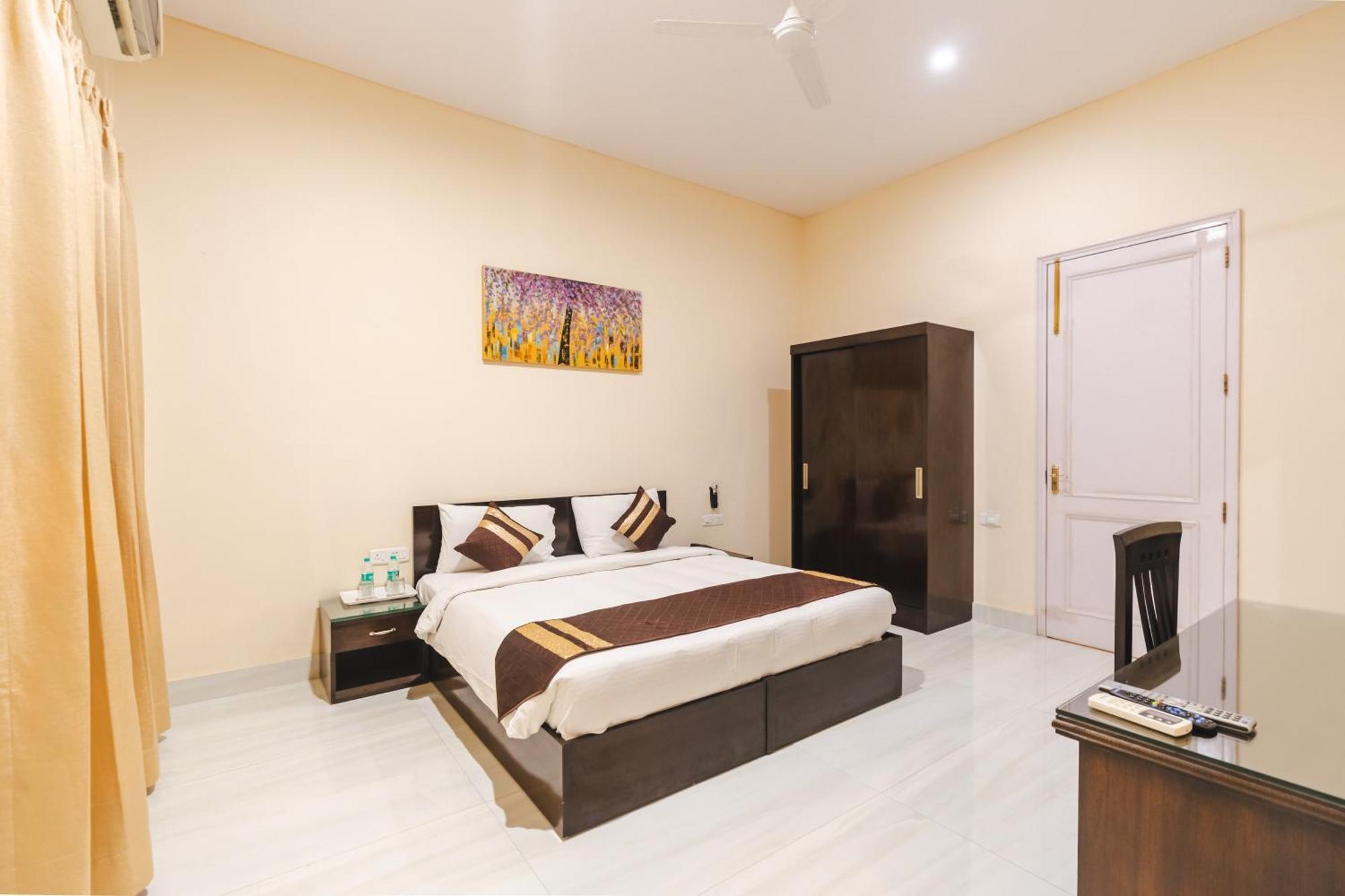 Saffron Leaf W567 Hotel Dehradun Exterior photo