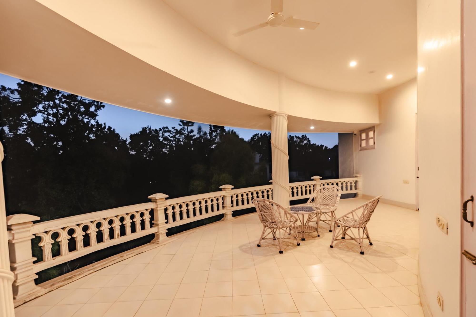 Saffron Leaf W567 Hotel Dehradun Exterior photo